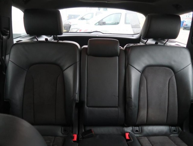 Audi Q7  3.0 TDI 