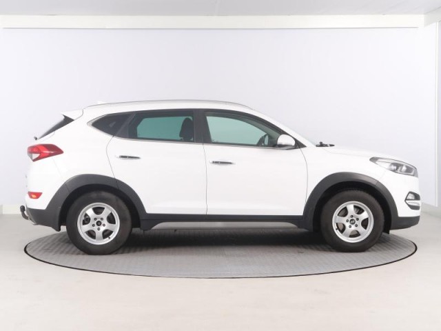 Hyundai Tucson  2.0 CRDi 