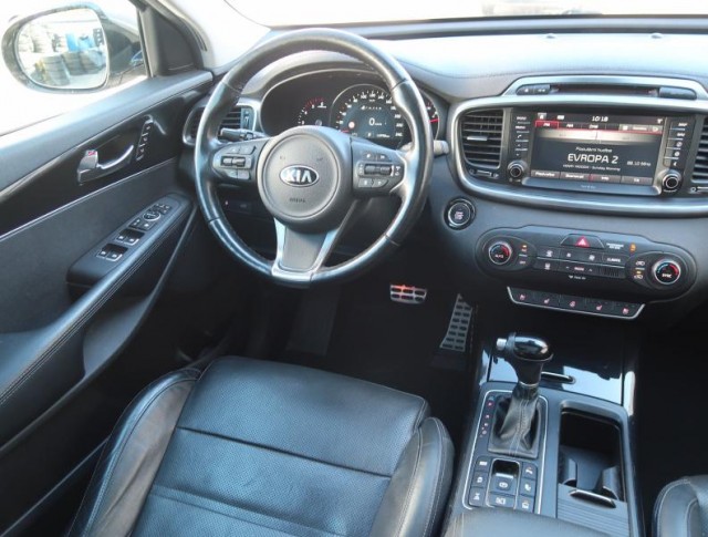 Kia Sorento  2.2 CRDi 