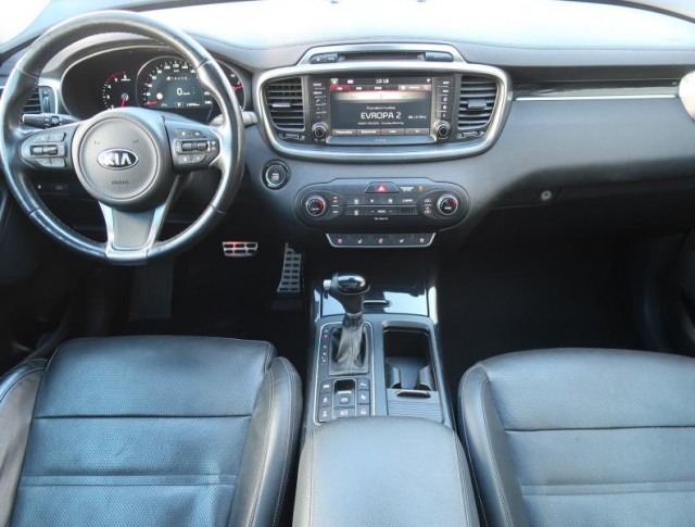 Kia Sorento  2.2 CRDi 