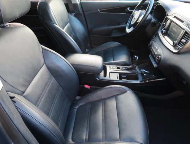 Kia Sorento  2.2 CRDi 