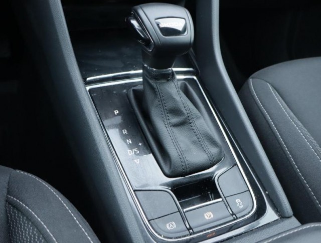 Škoda Karoq  1.5 TSI Fresh