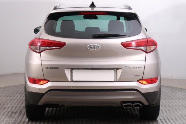 Hyundai Tucson  2.0 CRDi 