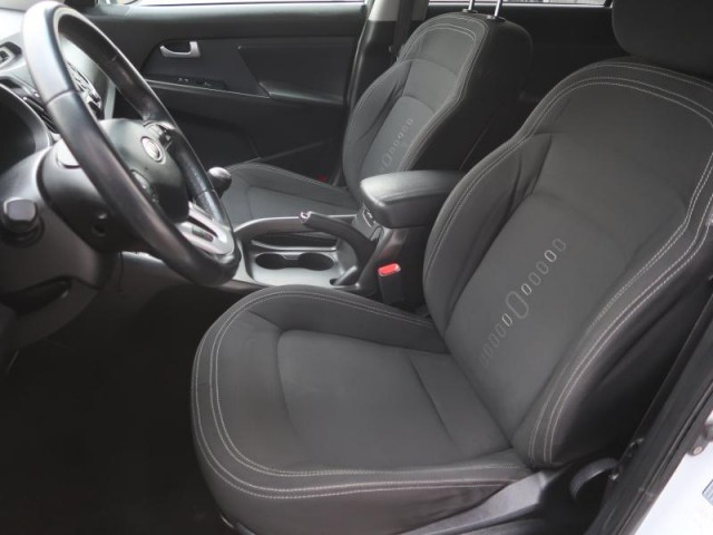 Kia Sportage  2.0 CVVT Cool