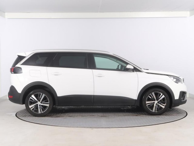 Peugeot 5008  1.5 BlueHDi 