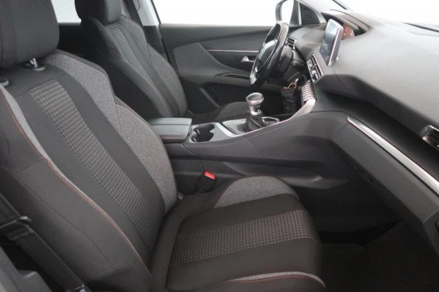 Peugeot 5008  1.5 BlueHDi 