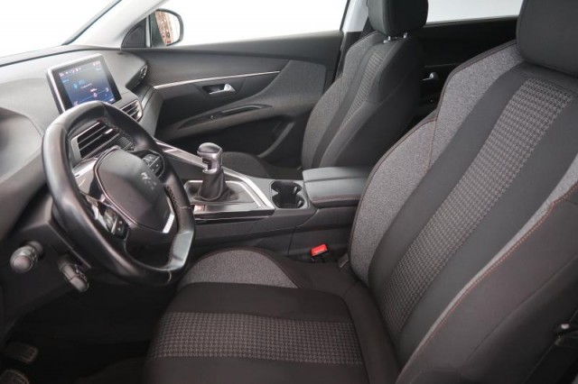 Peugeot 5008  1.5 BlueHDi 