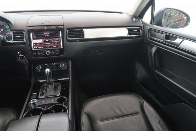Volkswagen Touareg  3.0 TDI 