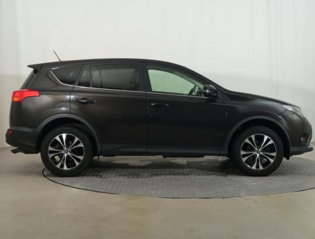 Toyota RAV 4  2.2 D-4D Style