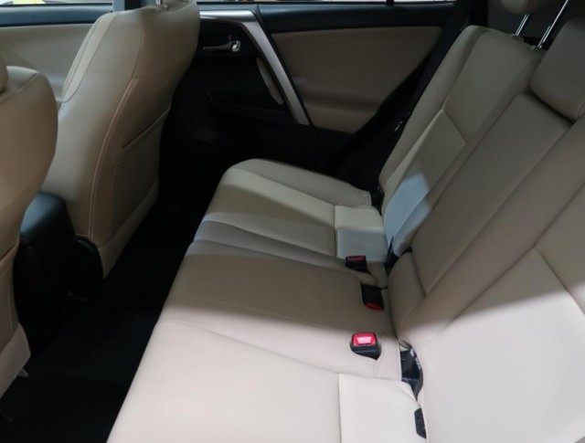 Toyota RAV 4  2.2 D-4D Style