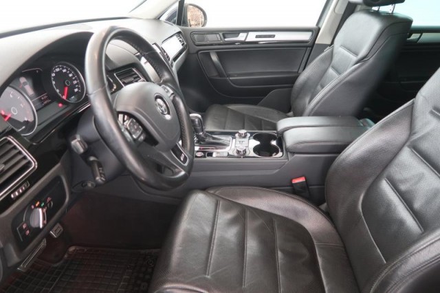 Volkswagen Touareg  3.0 TDI R-Line