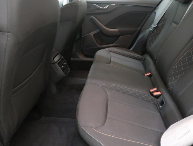 Škoda Kamiq  1.0 TSI Ambition