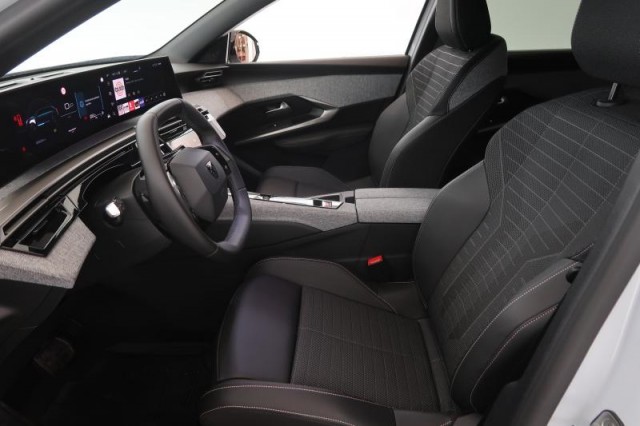 Peugeot 5008  PureTech 130 