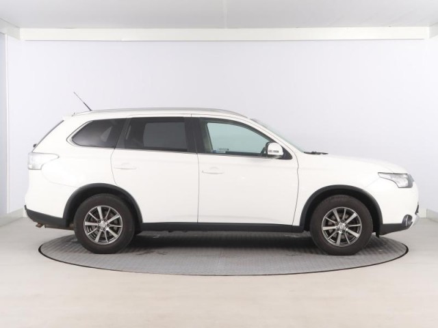 Mitsubishi Outlander  2.2 DI-D 