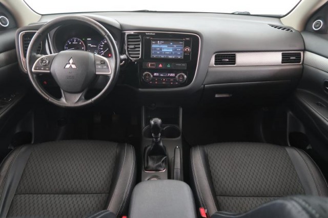 Mitsubishi Outlander  2.2 DI-D 