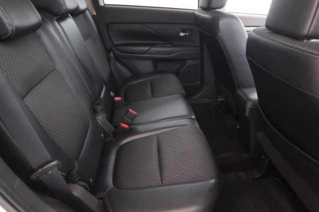 Mitsubishi Outlander  2.2 DI-D 