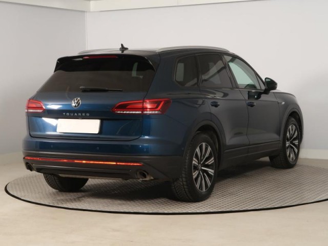 Volkswagen Touareg  3.0 TDI 