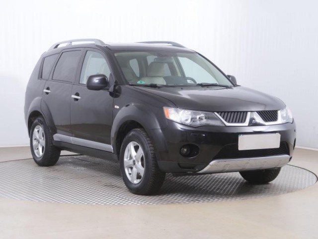 Mitsubishi Outlander  2.4 MIVEC Intense