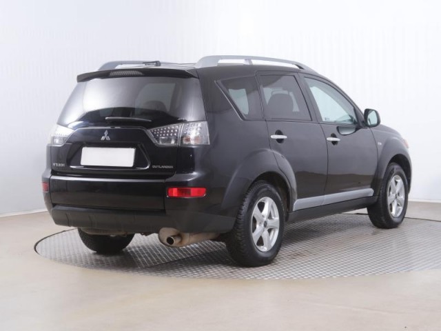 Mitsubishi Outlander  2.4 MIVEC Intense
