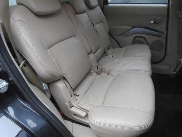 Mitsubishi Outlander  2.4 MIVEC Intense