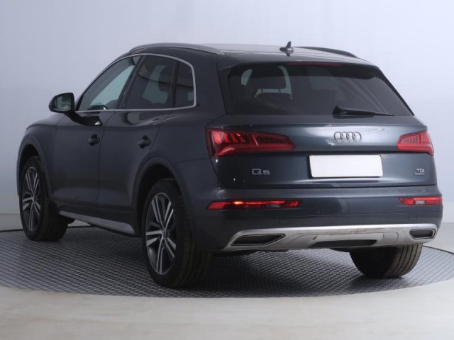 Audi Q5  2.0 TDI 