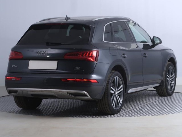 Audi Q5  2.0 TDI 