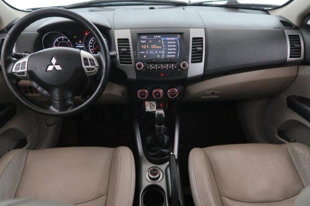 Mitsubishi Outlander  2.2 DI-D 