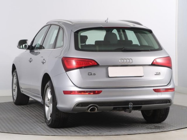 Audi Q5  2.0 TDI 