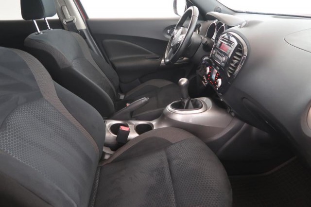 Nissan Juke  1.6 i 