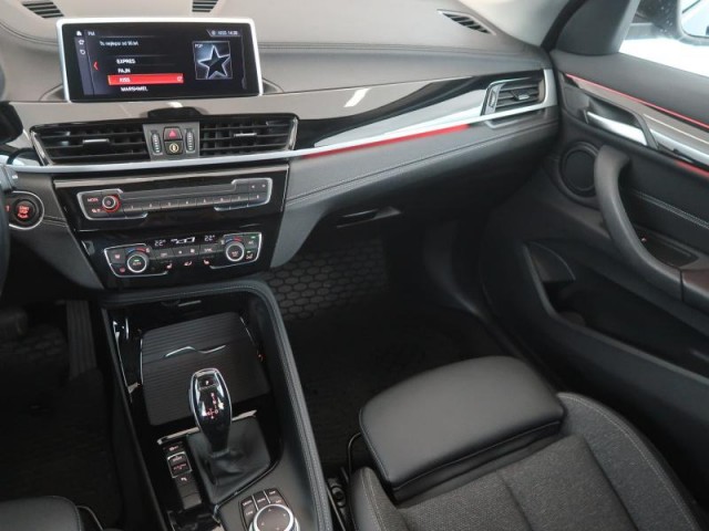 BMW X1  sDrive18i 