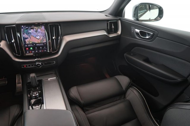Volvo XC60  B4 AWD R-Design