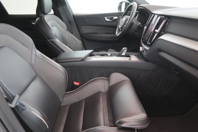 Volvo XC60  B4 AWD R-Design