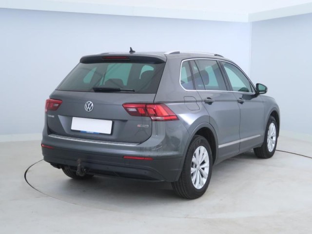 Volkswagen Tiguan  2.0 TSI Comfortline