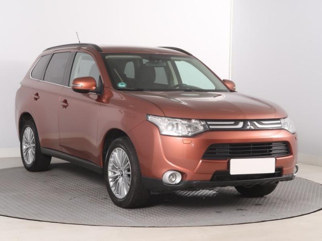 Mitsubishi Outlander  2.2 DI-D 