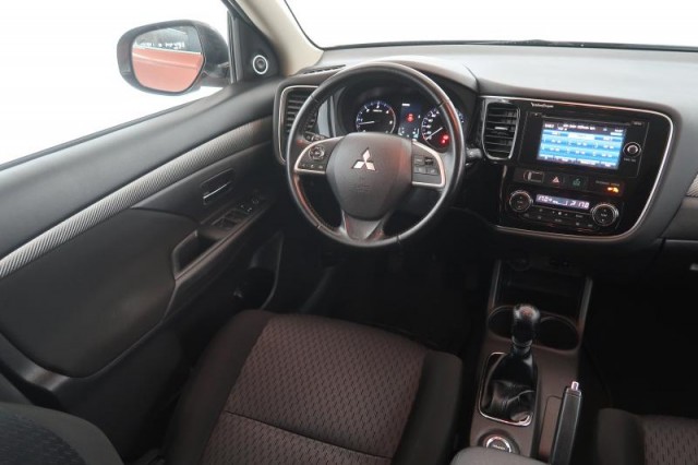 Mitsubishi Outlander  2.2 DI-D 