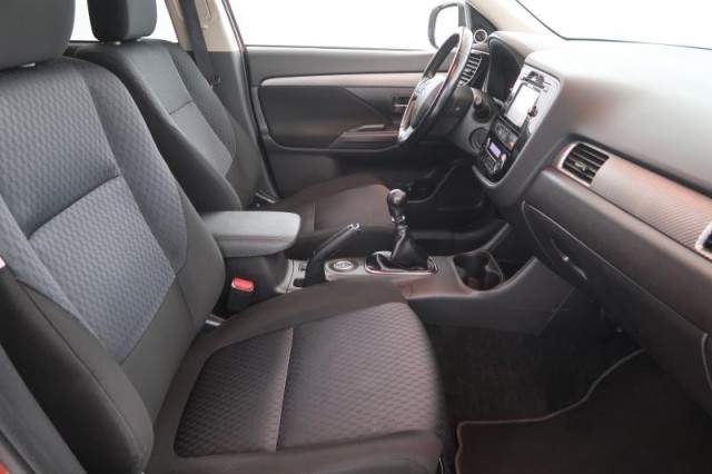 Mitsubishi Outlander  2.2 DI-D 