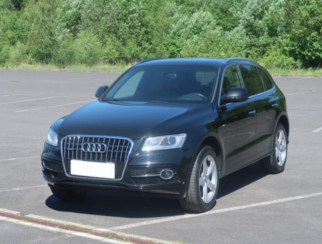 Audi Q5  3.0 TDI S line