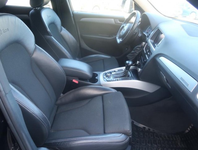 Audi Q5  3.0 TDI S line