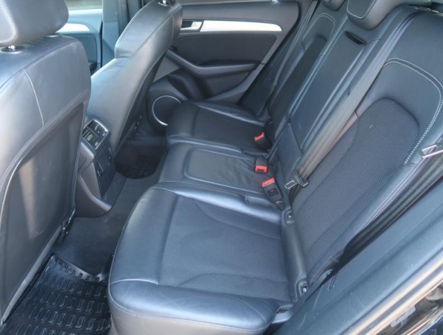 Audi Q5  3.0 TDI S line