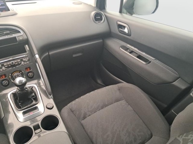 Peugeot 3008  2.0 HDi 