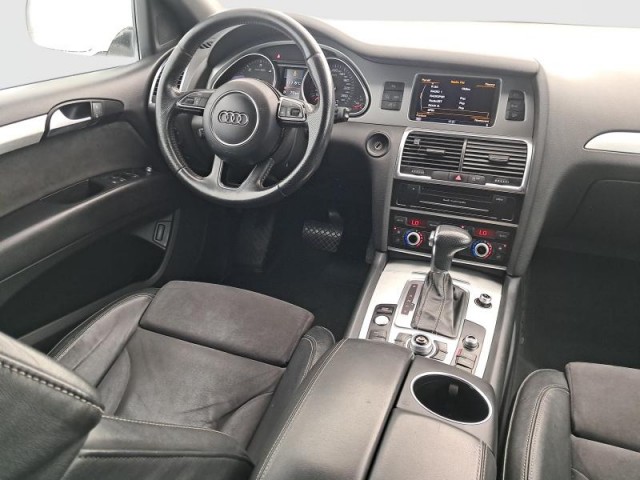 Audi Q7  3.0 TDI 