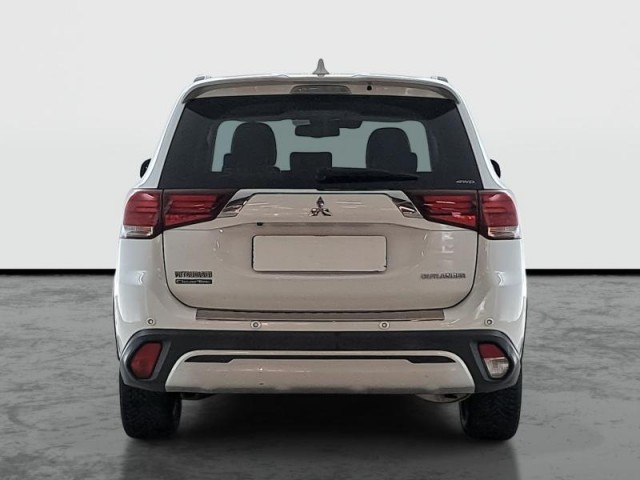 Mitsubishi Outlander  2.0 