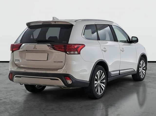 Mitsubishi Outlander  2.0 