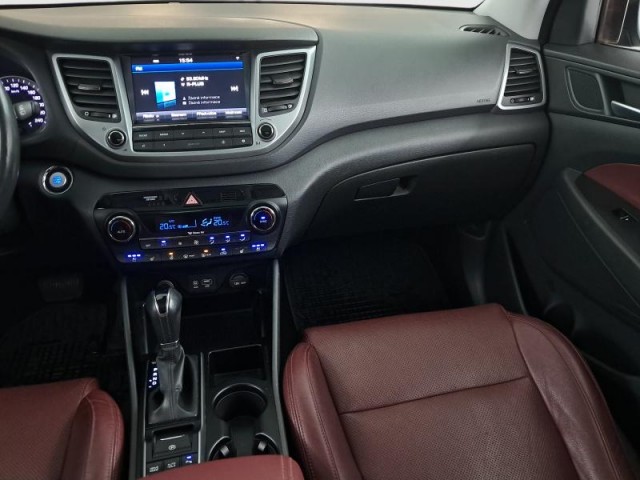 Hyundai Tucson  2.0 CRDi 
