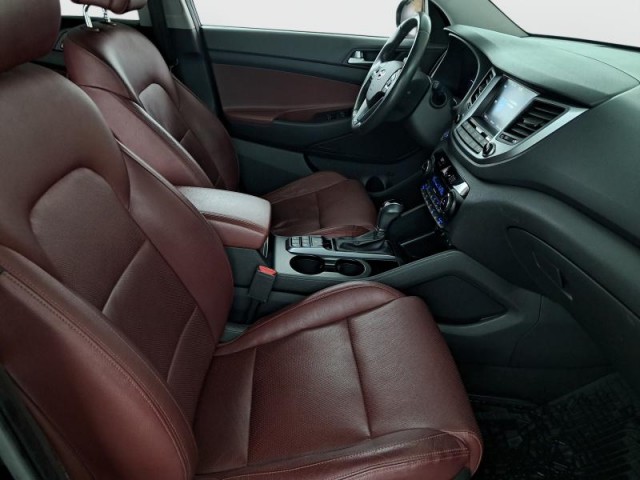 Hyundai Tucson  2.0 CRDi 