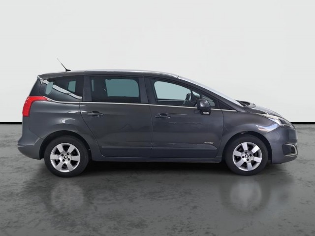 Peugeot 5008  1.6 HDi 