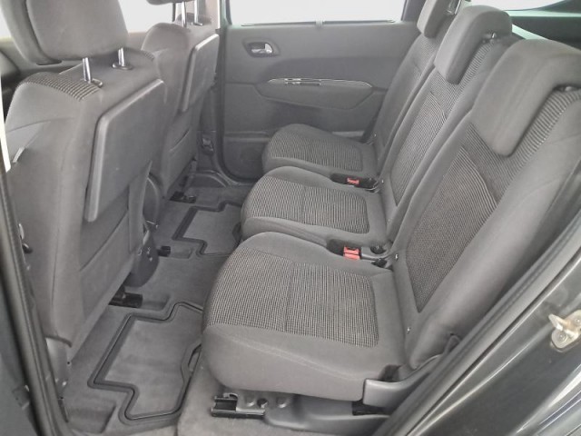 Peugeot 5008  1.6 HDi 