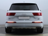 Audi Q7  3.0 TDI S-Line