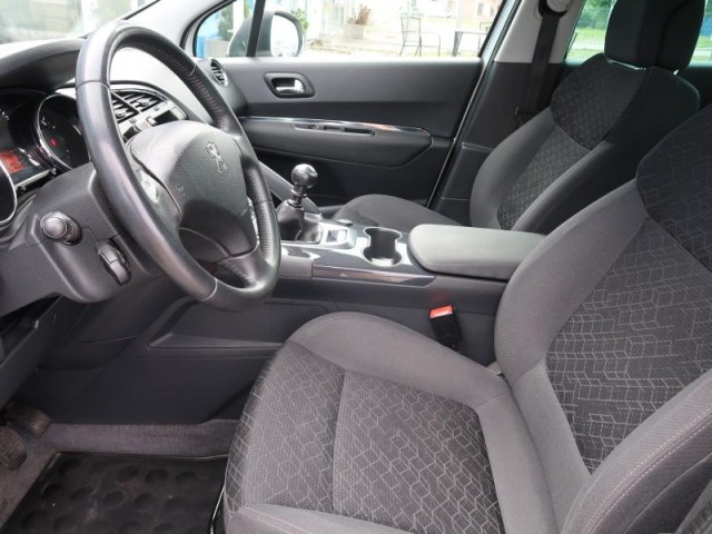 Peugeot 3008  2.0 HDi 