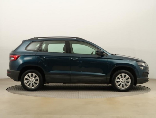 Škoda Karoq  1.0 TSI Active